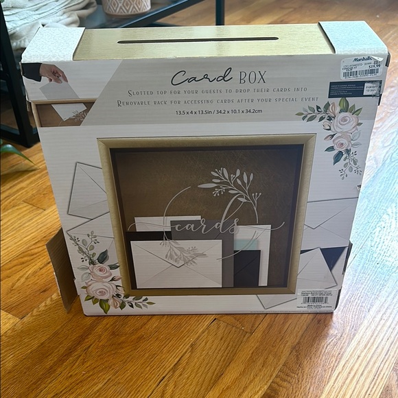 Gold Card Box with Floral Design - Picture 3 of 4